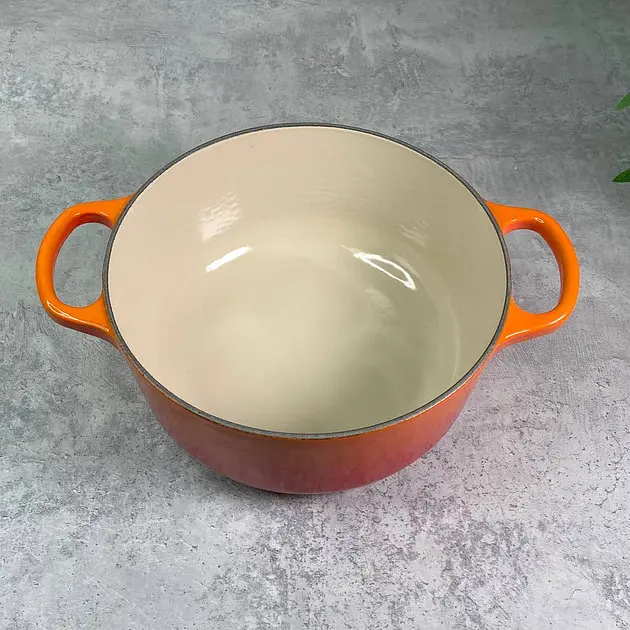Каструля із кришкою Le Creuset Signature Cast Iron Round Casserole 21177200902430 20 см 2.4 л вогняна - фото 8