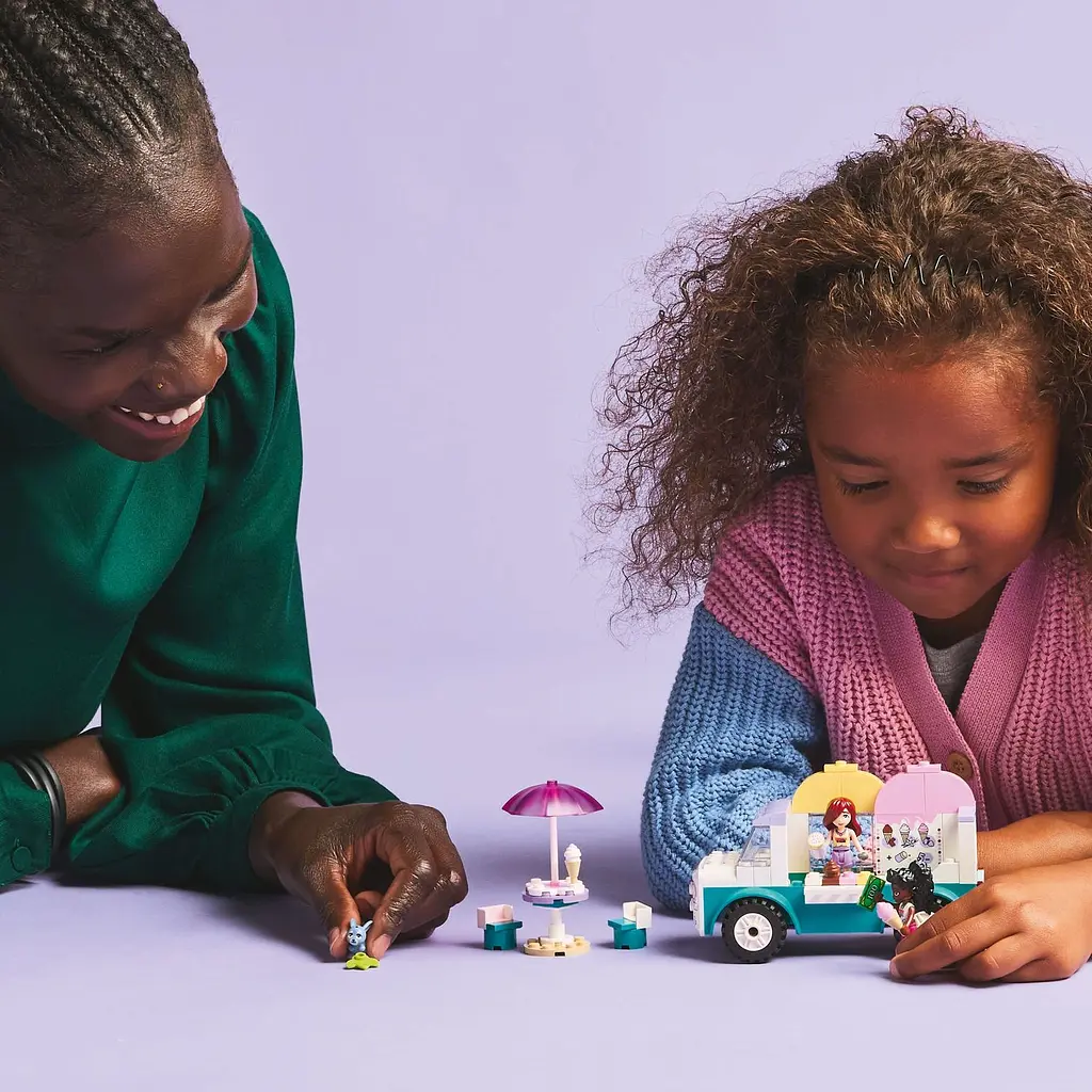 Конструктор LEGO Friends Хартлейк-Сити. Фургон с мороженым 92 детали (42644) - фото 5