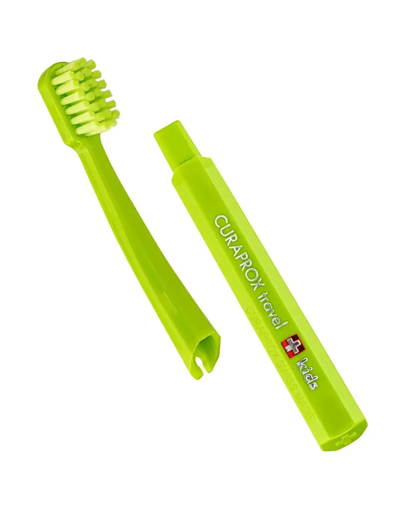 Дорожній набір Curaprox Kids зелений: зубна щітка Kids + дитяча зубна паста 10 мл + йоршики 2 шт. - фото 3