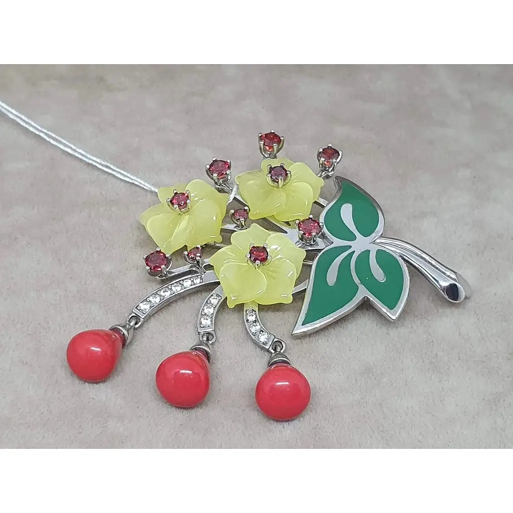 Срібна брошка Tango з перламутром, коралом і фіанітами. 660145А - фото 2