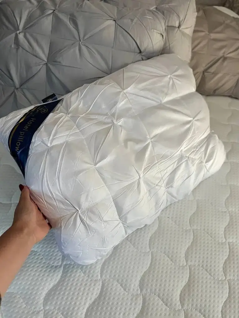 Подушка тісто з поліефірного волокна Hotel pillow 19534 50х70 см біла - фото 4