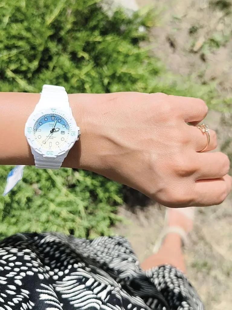 Годинник Casio LRW-200H-2E2 - фото 6