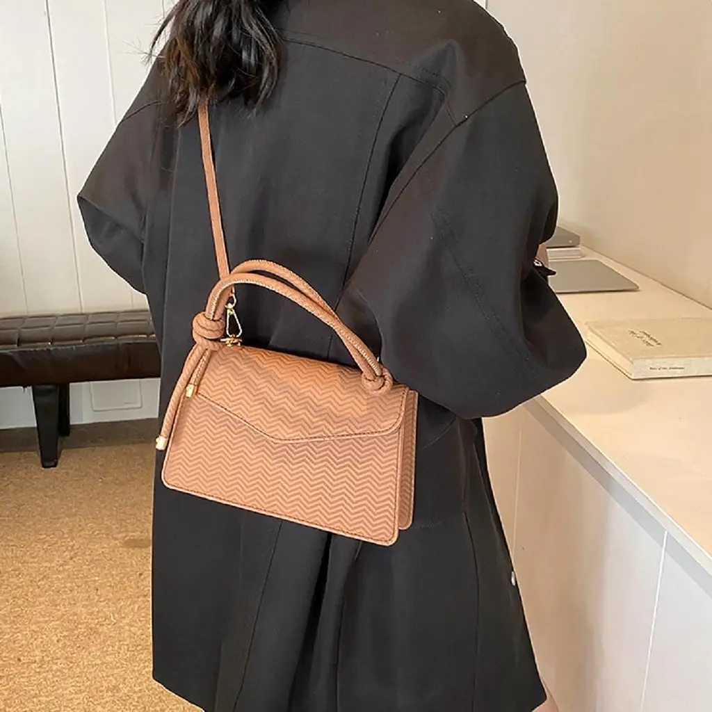 Кросбоді каркасне з еко-шкіри Lilly P1-86148C коричневе - фото 4