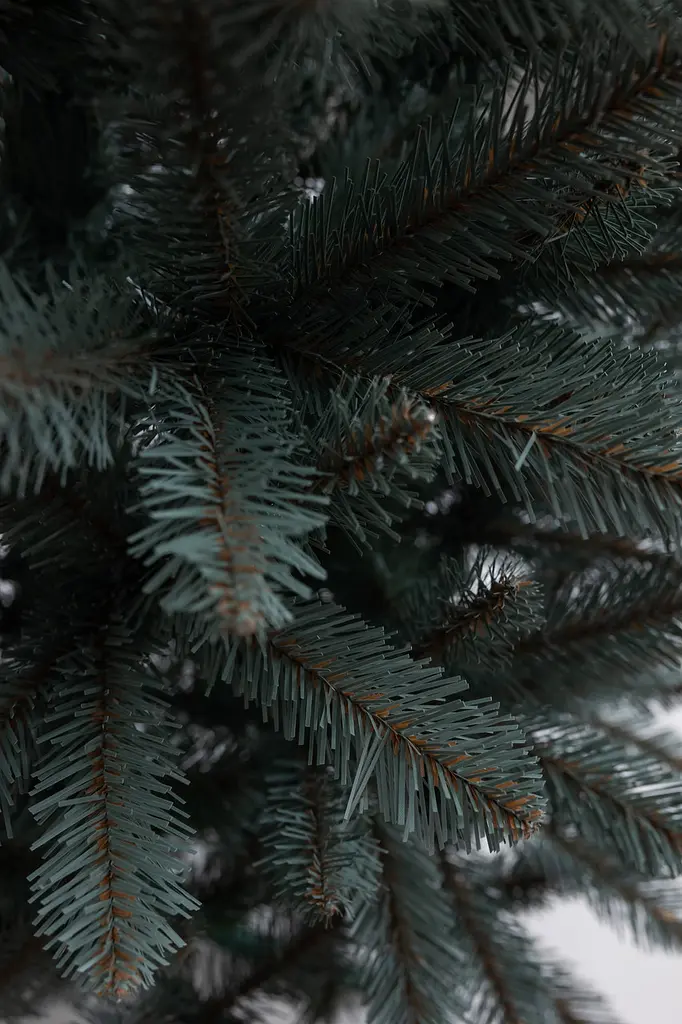 Новорічна штучна ялинка 2 м блакитна Різдвяна ніч реалістична Преміум LUGI SOK-22-5 - фото 9