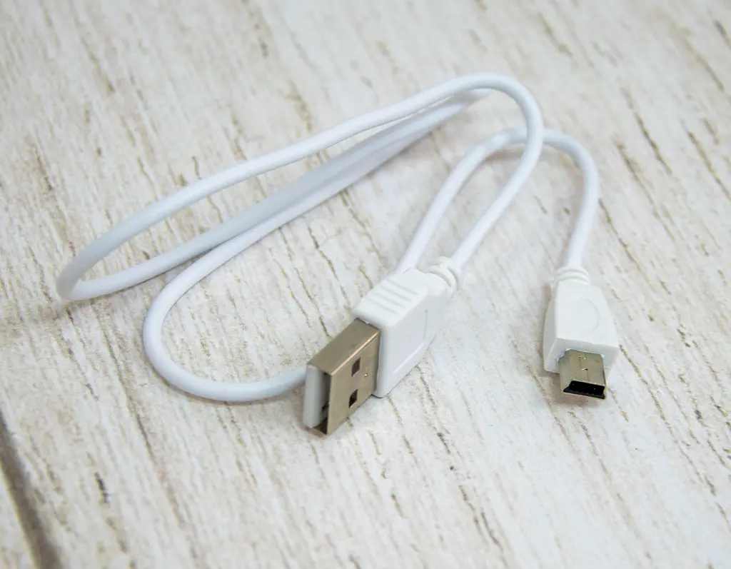 Перехідник з HDMI на VGA з доп харчуванням MINI HDMI2VGA білий конвертер HDMI VGA - фото 3