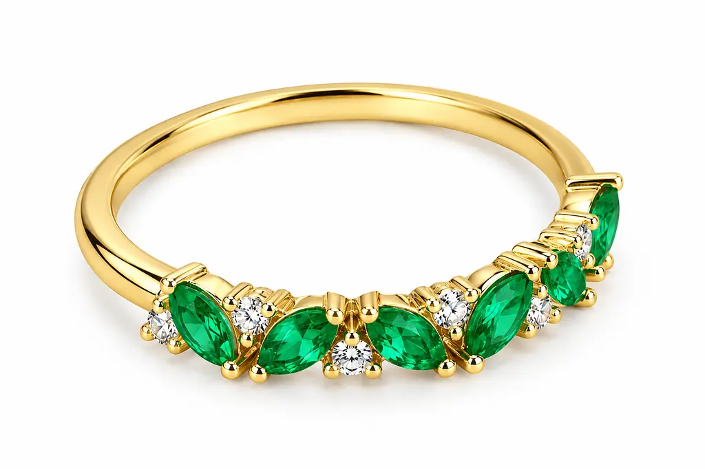 Жіноча каблучка Jewellery Continent із зеленими фіанітами з жовтого золота 17.5 (К-0932) - фото 3