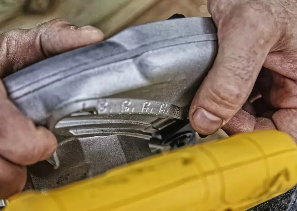 Пила дискова мережева DeWalt DWE560 - фото 3
