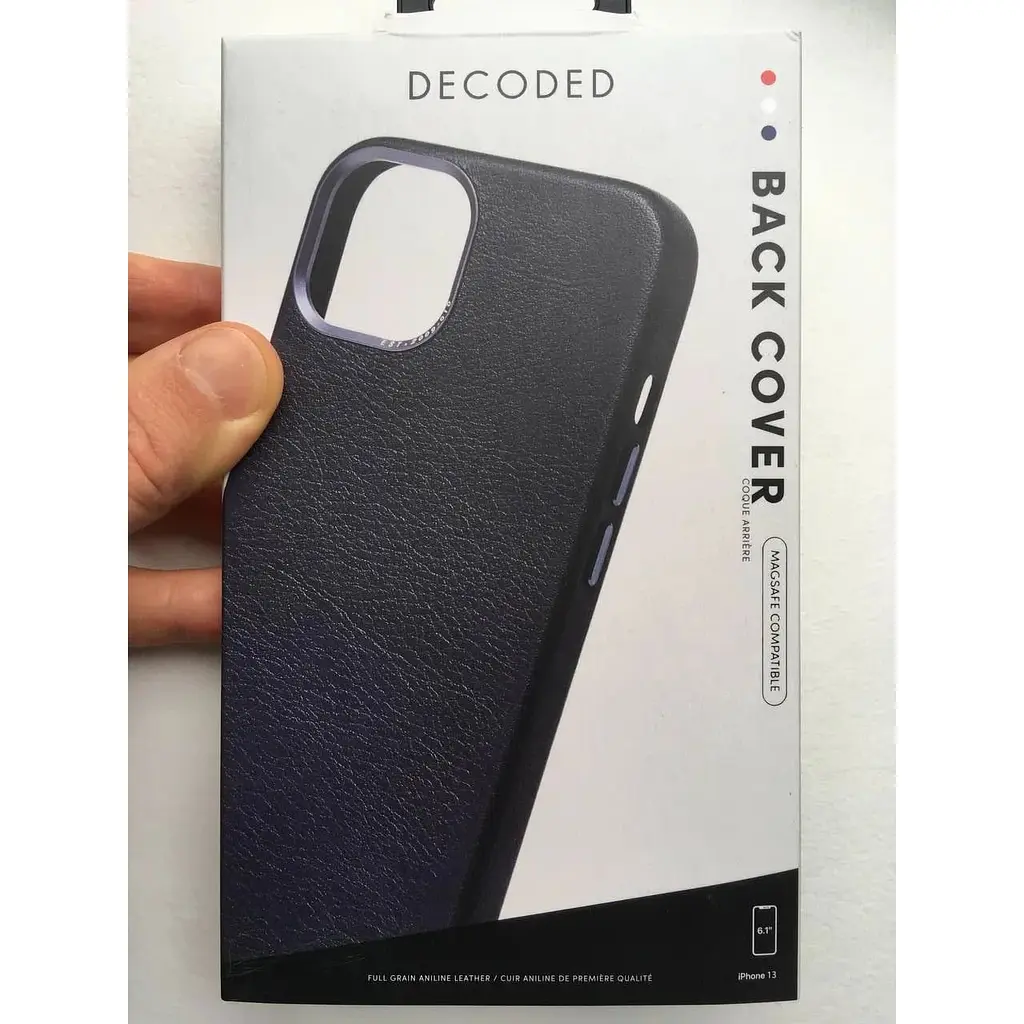 Оригінальний шкіряний чохол Decoded Leather Case MagSafe для Apple iPhone 13 (6.1") Matt Navy Blue - фото 5
