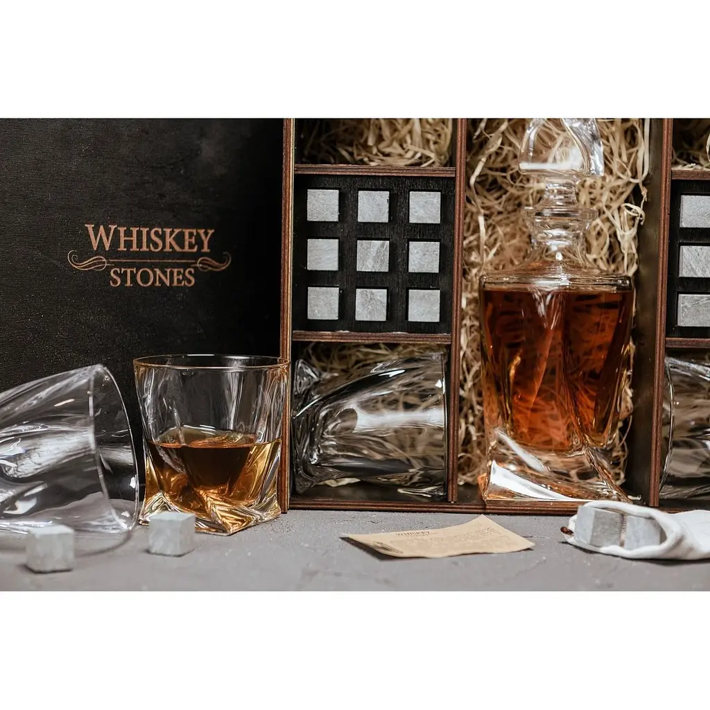 Подарунковий набір Whiskey Stones камені для віскі в дерев'яному пеналі №8 + декантер і 4 склянки Bohemia Quadro + щипці + мішечок - фото 5