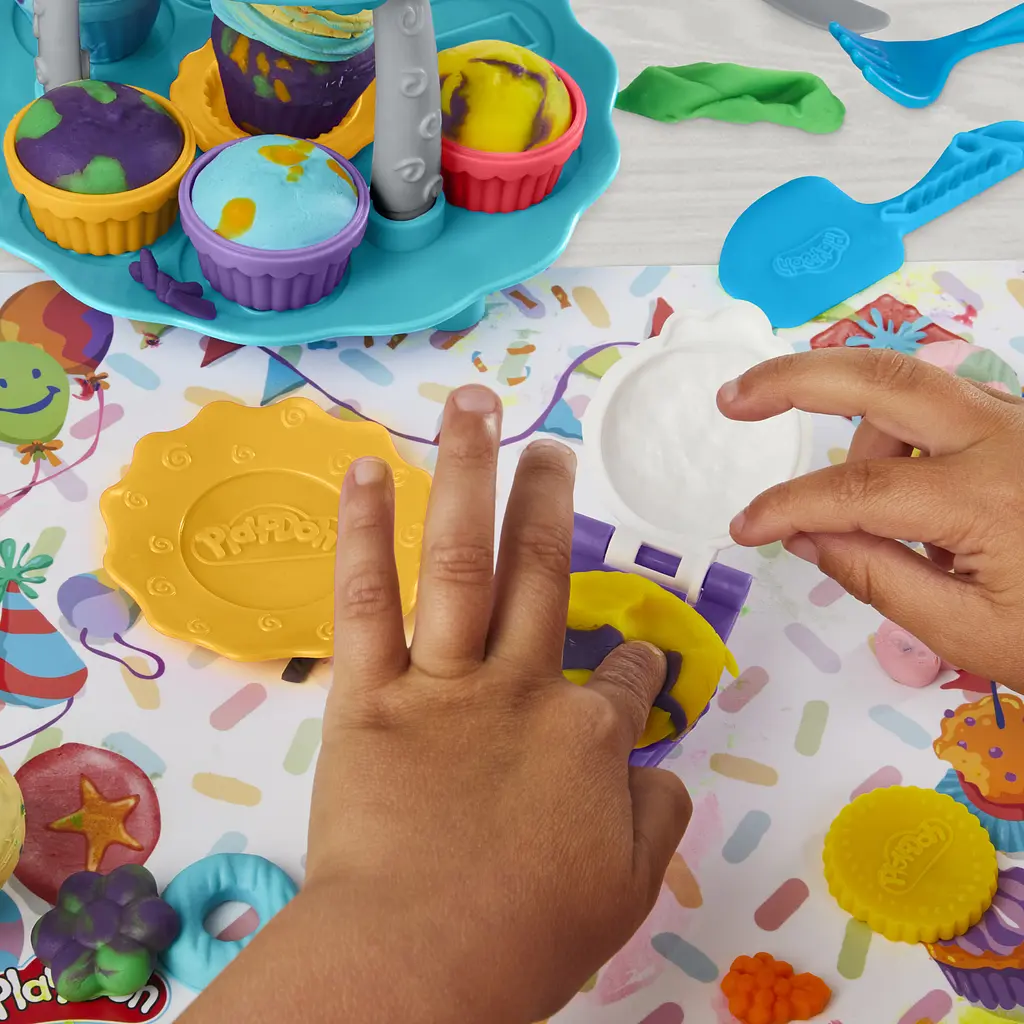Набір для творчості Play-Doh Вежа капкейків з масою для ліплення (G0529) - фото 8
