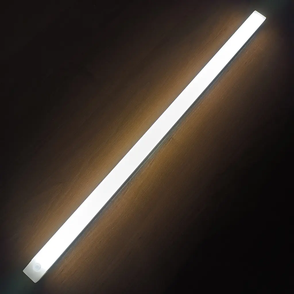 LED лампа 50 см. з акумулятором з датчиком руху, на магніті/липучці