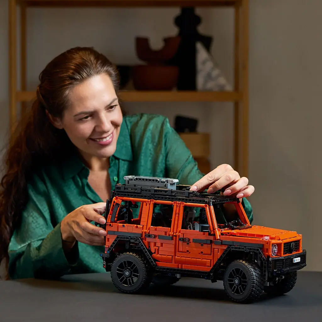 Конструктор LEGO Technic Mercedes-Benz G 500 PROFESSIONAL Line 2891 деталь (42177) - фото 9