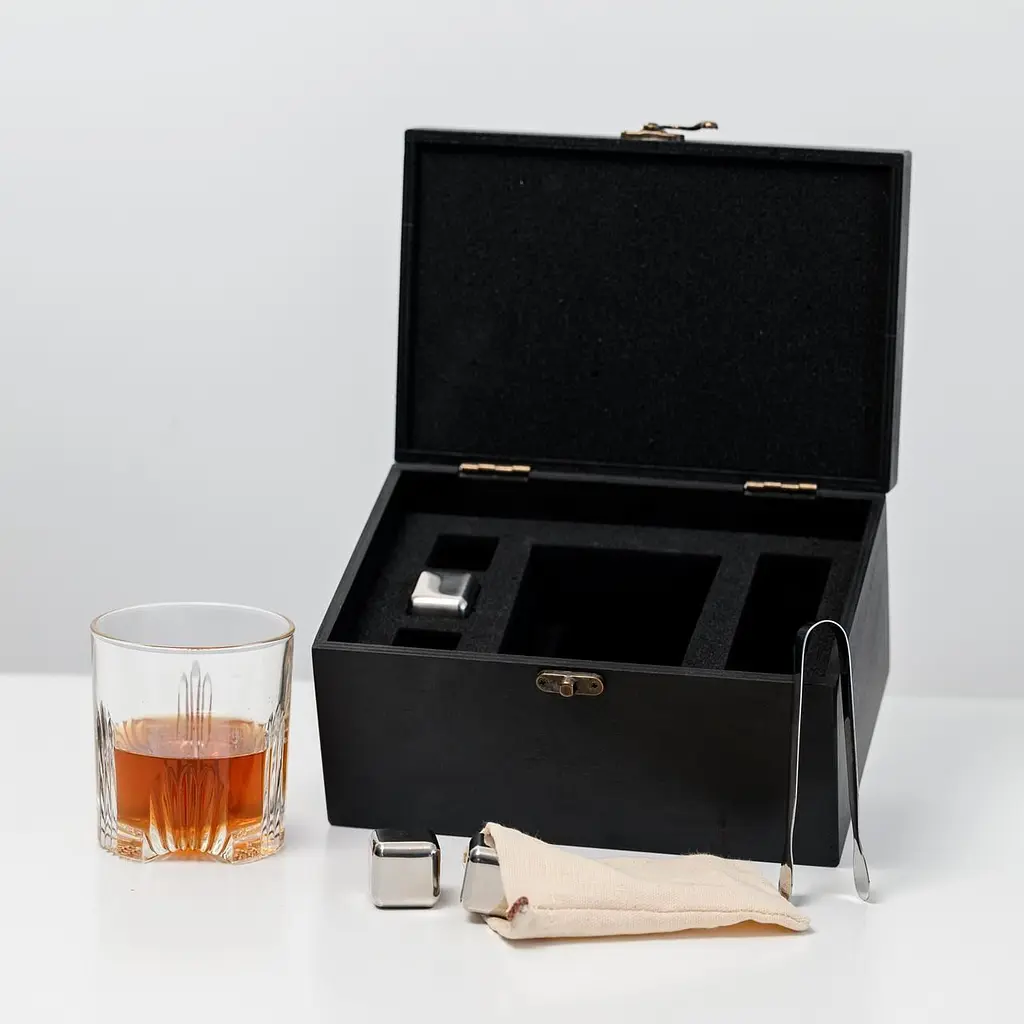Подарунковий набір Whiskey Stones "Сталевий" №1 Selecta - фото 3
