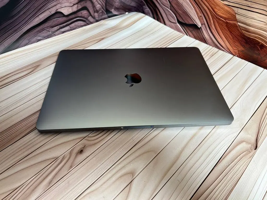 Ноутбук Apple MacBook Pro 13" i7-8559U/16/251 (C02Y40RUJHD2) Б/в - фото 8