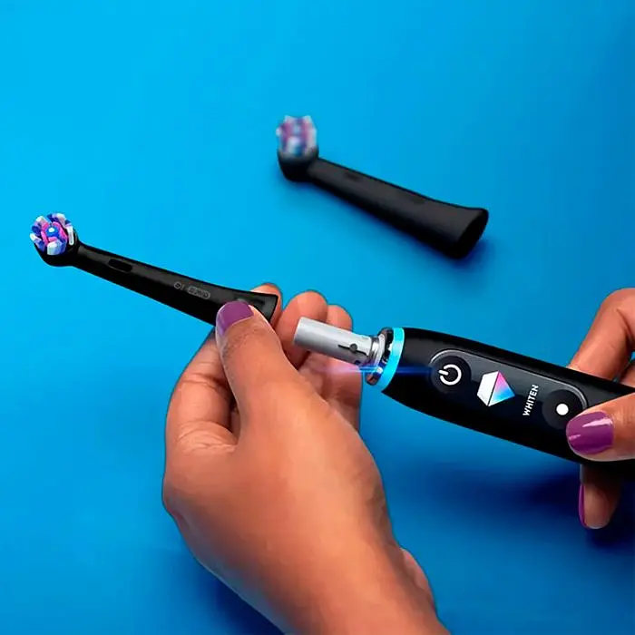 Насадки для електричної зубної щітки Oral-B iO RB WB Radiant White Чорні (4) - фото 3