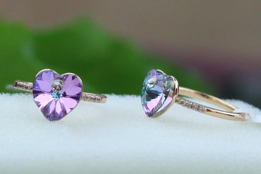 Кільце Xuping Jewelry сердечко Сваровскі фіолетове хамелеон р 17 золотисте - фото 3