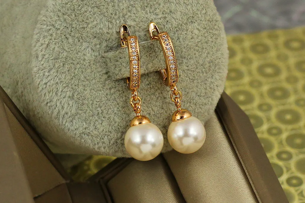 Сережки підвіски Xuping Jewelry з перлами Персей 3,3 см золотисті