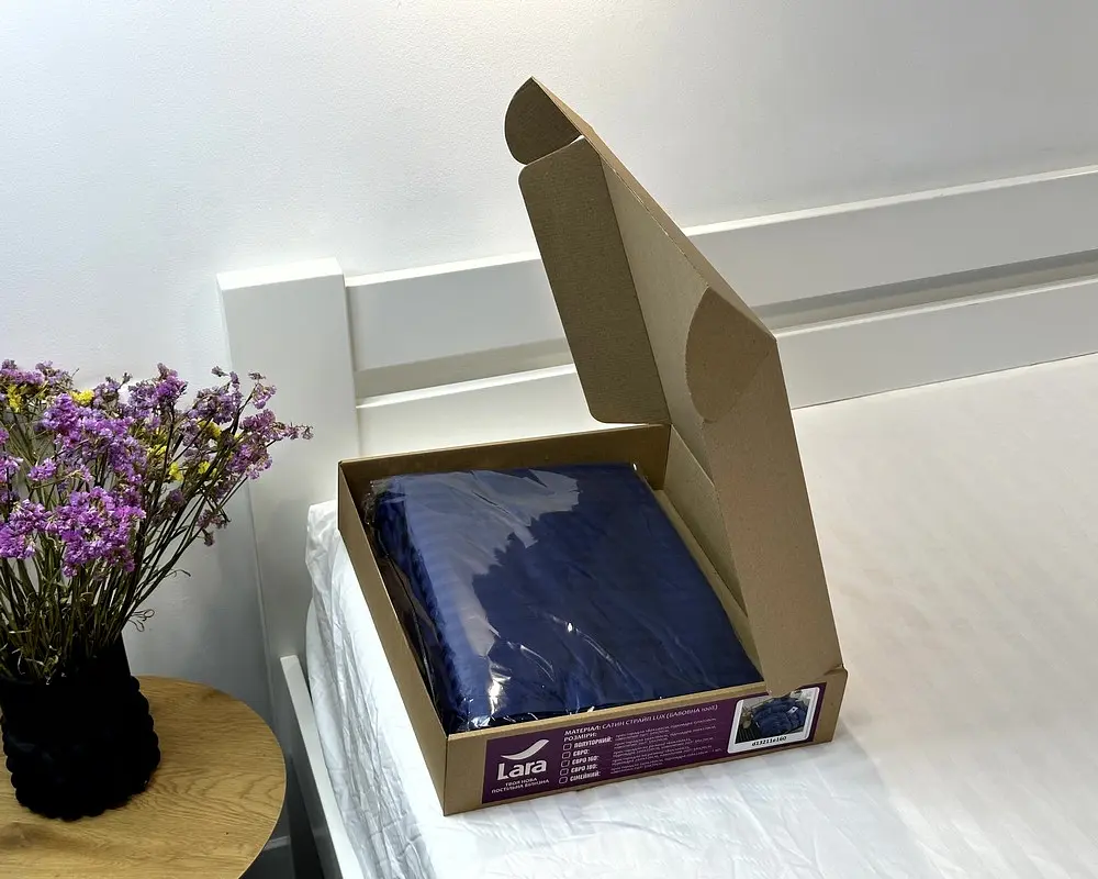 Постільна білизна LARA сатин-страйп LUX dark blue d13211е180 з простирадлом на резинці 180х200х25 євро - фото 8