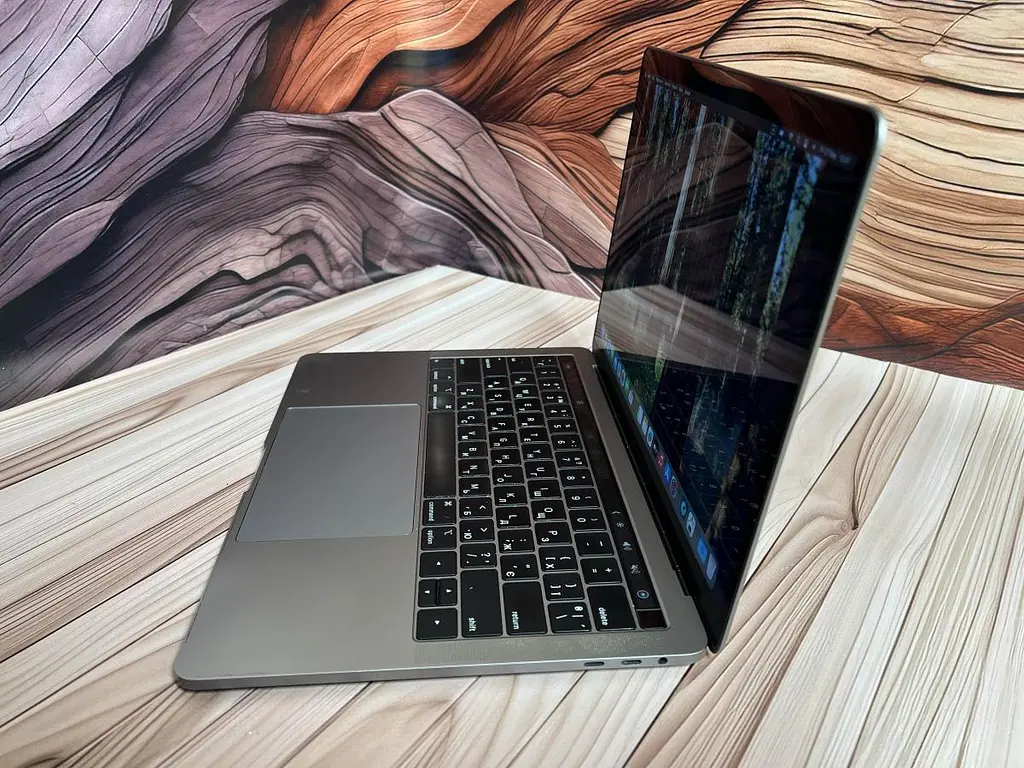 Ноутбук Apple MacBook Pro 13" 2018 A1989 i7-8559U/16/500 (C02XF1K7JHD3) Б/в - фото 3