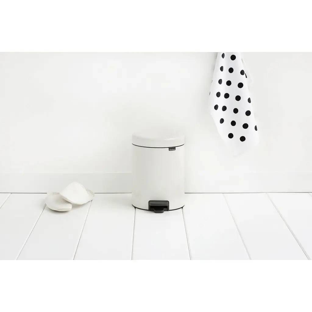 Ведро для мусора Brabantia Pedal Bin белое 5 л (112065) - фото 4