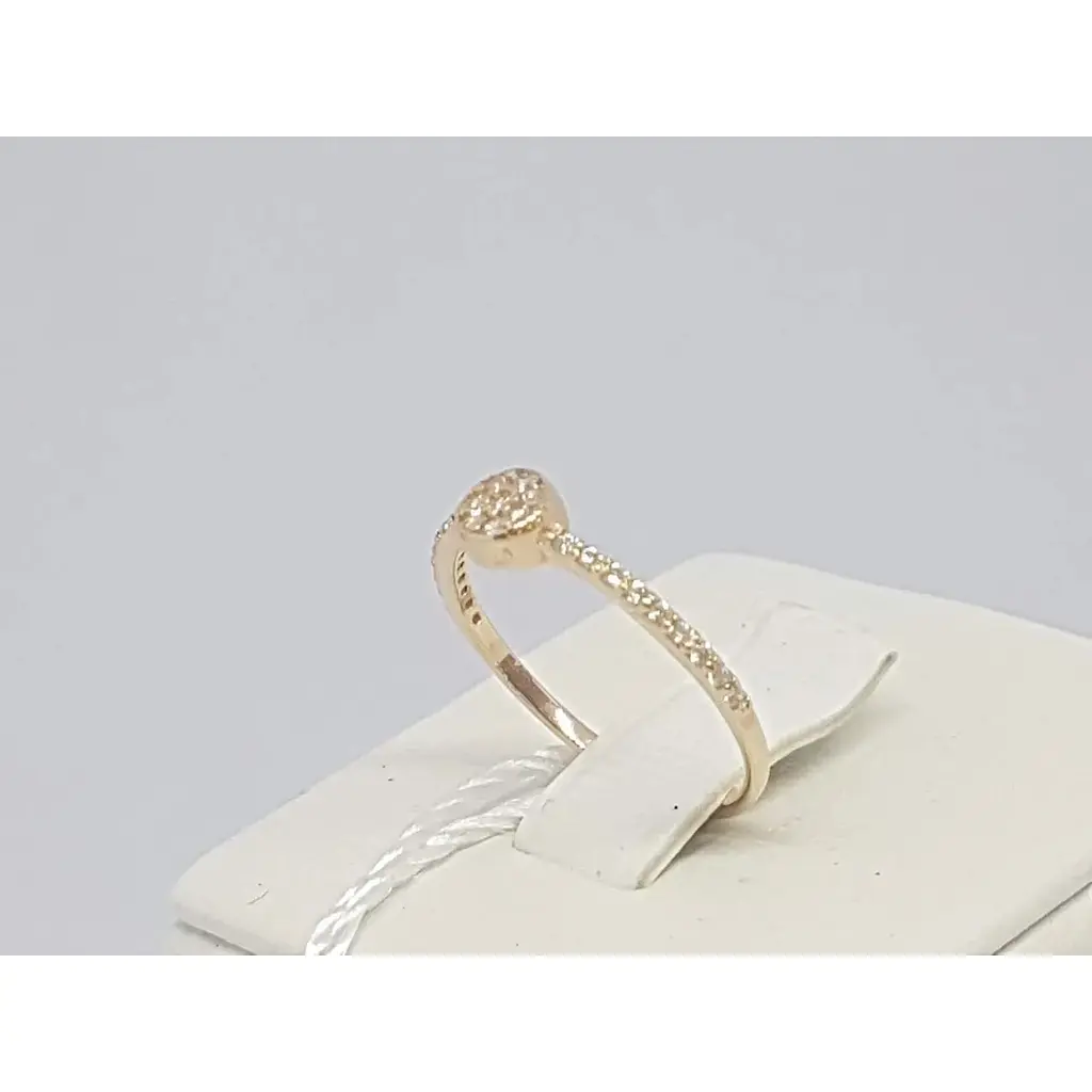 Золоте кільце Родинні коштовності з фіанітами. 11110467 16,5 - фото 3