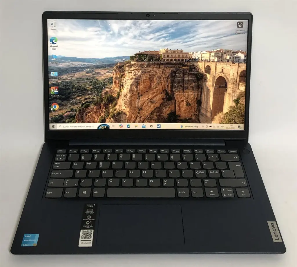 Ноутбук Lenovo IdeaPad 3 14ITL6 / 14" FullHD IPS / Pentium Gold 7505 / 8GB / 128GB SSD / Win10 - Б/в - фото 2