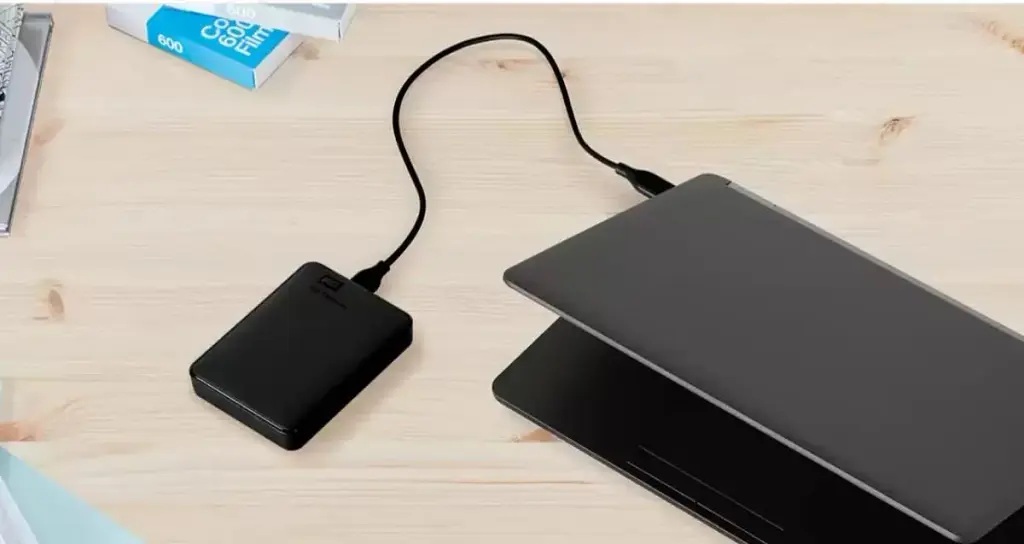 Зовнішній жорсткий диск 2.5" USB 1.0TB WD Elements Black (WDBUZG0010BBK-WESN) - фото 6