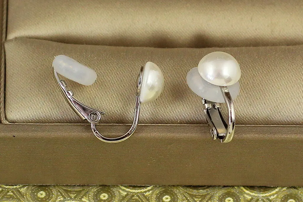 Сережки кліпси Xuping Jewelry половинка перлини 1,6 см сріблясті - фото 2