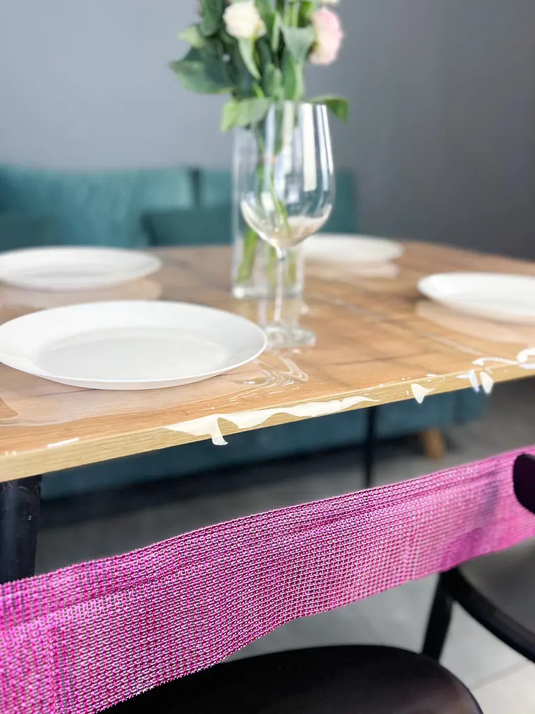 Скатерть силиконовая с фиолетовой стразовой лентой 380х130 см - фото 2