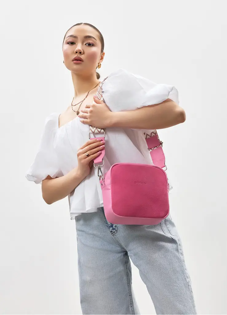 Жіноча кросбоді сумка Sambag Frame рожева 20 × 20 × 8 см (50223406) - фото 3