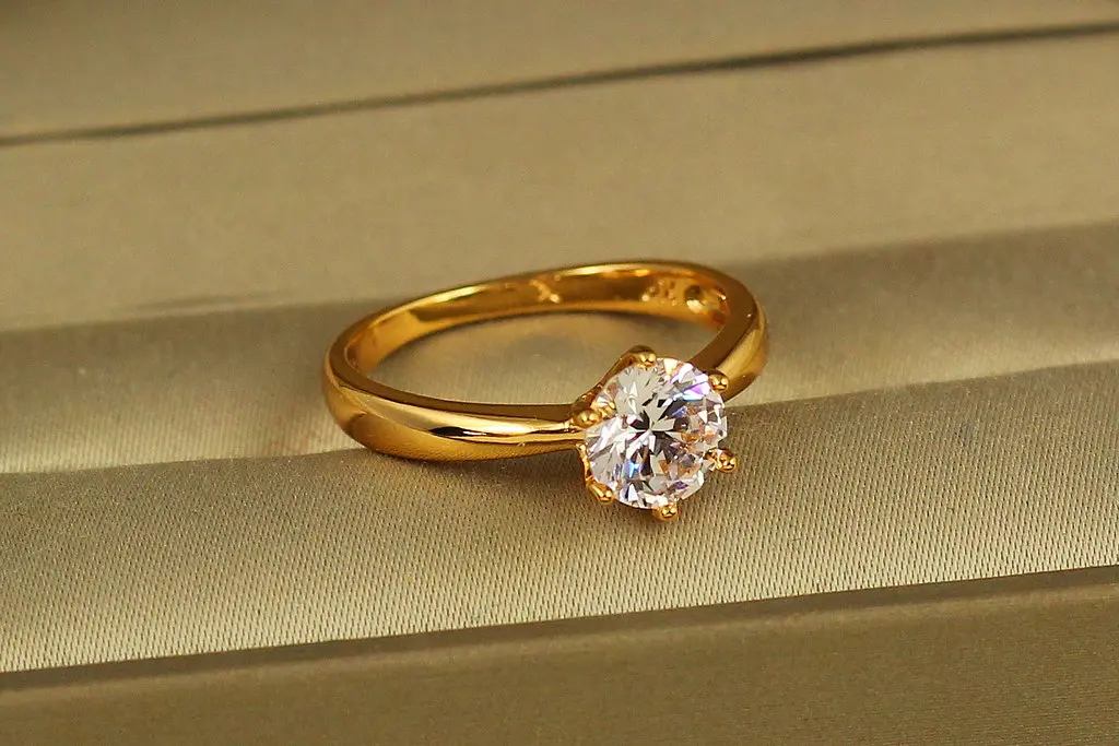 Кільце Xuping Jewelry Шість граней щастя р 15 золотисте - фото 2