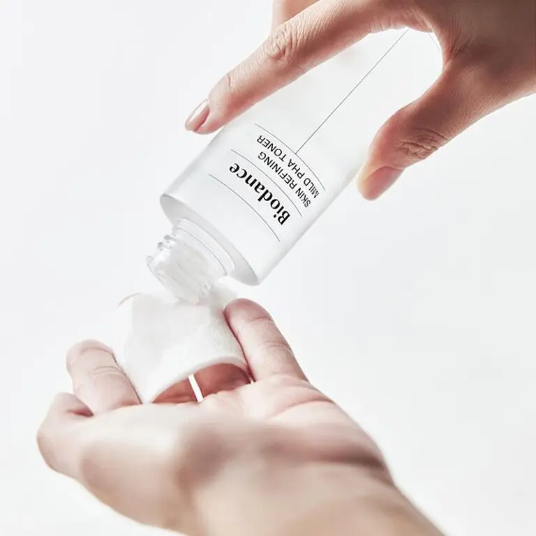 Зміцнювальний тонер з PHA-кислотою Skin Refining Mild PHA Toner Biodance 150 мл - фото 2
