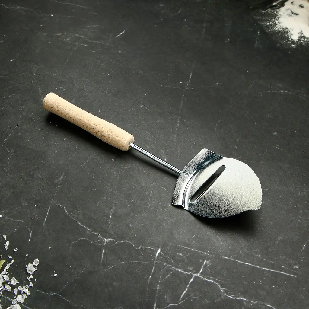 Ніж-лопатка для сиру з дерев'яною ручкою 26 см, Kitchen Master 85847 - фото 2