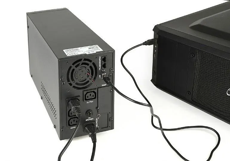 Джерело безперебійного живлення EnerGenie 2000VA Line Int. AVR 3xIEC метал (EG-UPS-PS2000-01) - фото 4