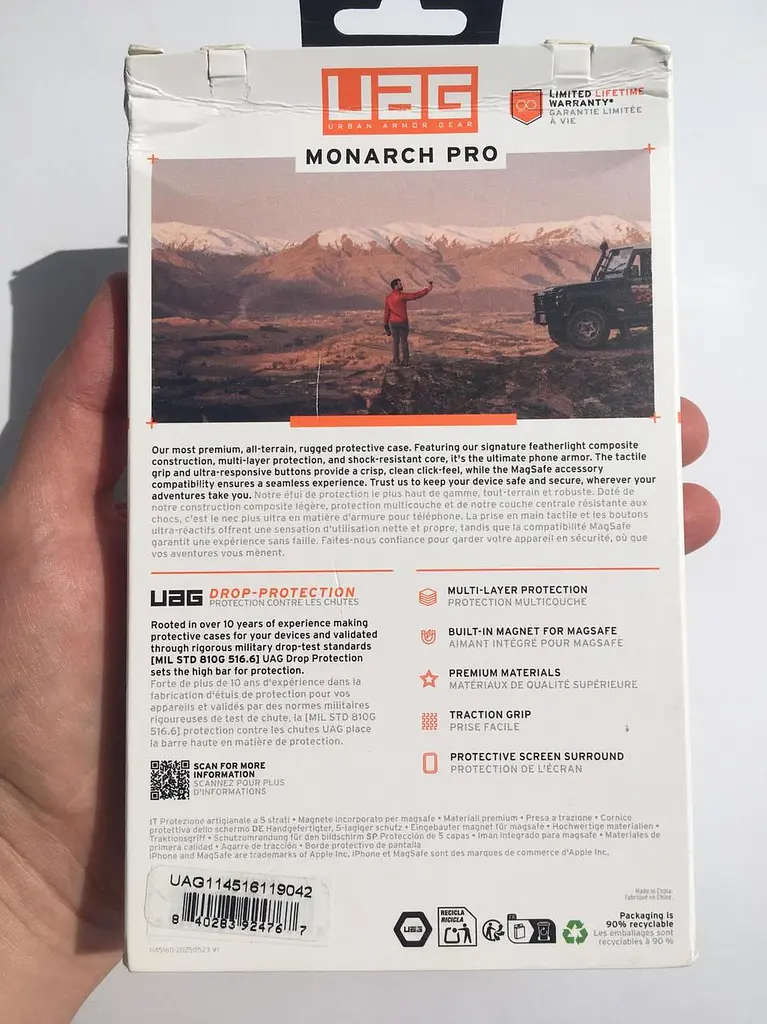 Чохол протиударний для iPhone 17 UAG Monarch Pro MagSafe Carbon Fiber Red 114516119042 - фото 4