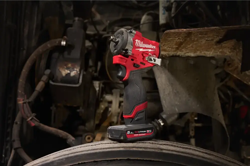 Milwaukee Гайковерт ударный аккумуляторный M12 FCIWF12G3-0 12В 745Нм 0-3000об/мин 1/2" 1.0кг без АКБ и ЗП - фото 2