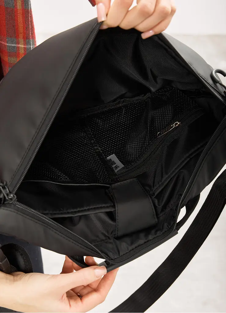 Жіноча cумка-бананка під ноутбук Sambag Urban Laptop чорна 46 × 26 см (51411064) - фото 8