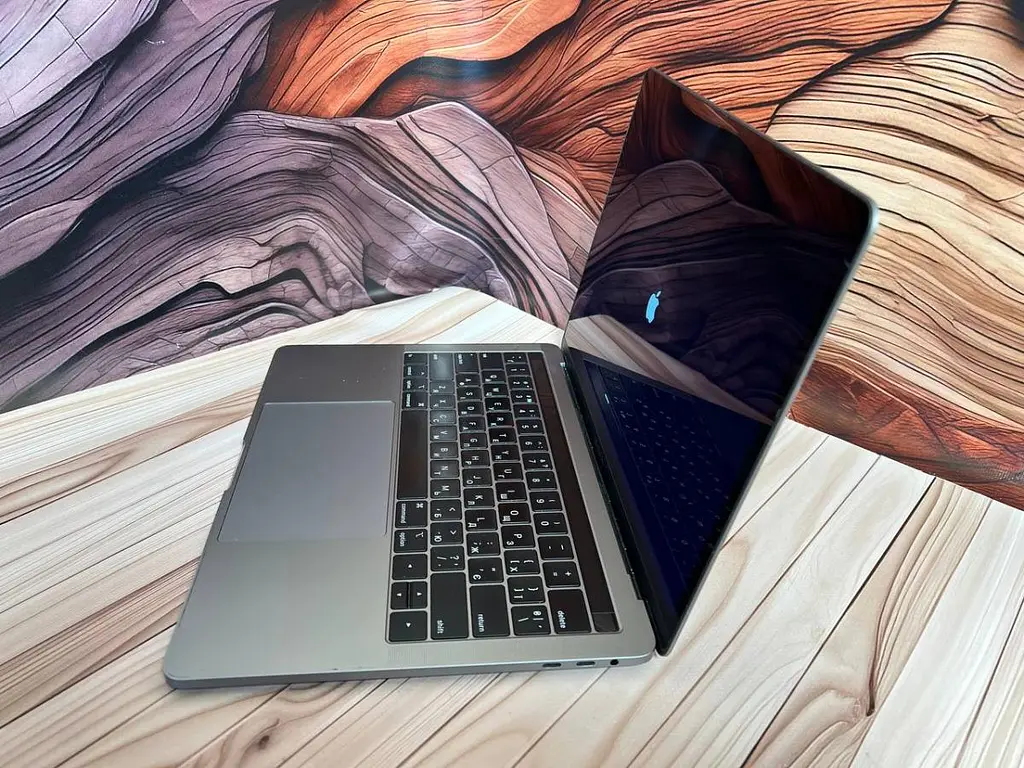 Ноутбук Apple MacBook Pro 13" A1989 i7-8559U/16/500 (C02XJ0REJHD2) Б/в - фото 3