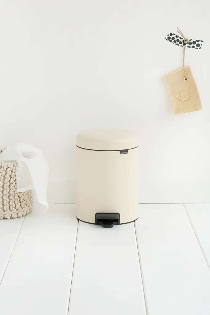 Бак для мусора Brabantia Pedal Bin, миндальный, 5 л (112423) - фото 5