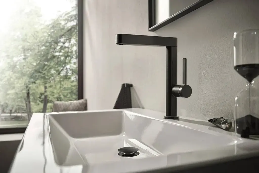 Змішувач для умивальника Hansgrohe Finoris з висувним душем 2 типи струменя з д/к push-open brushed black chrome 76063340 - фото 2