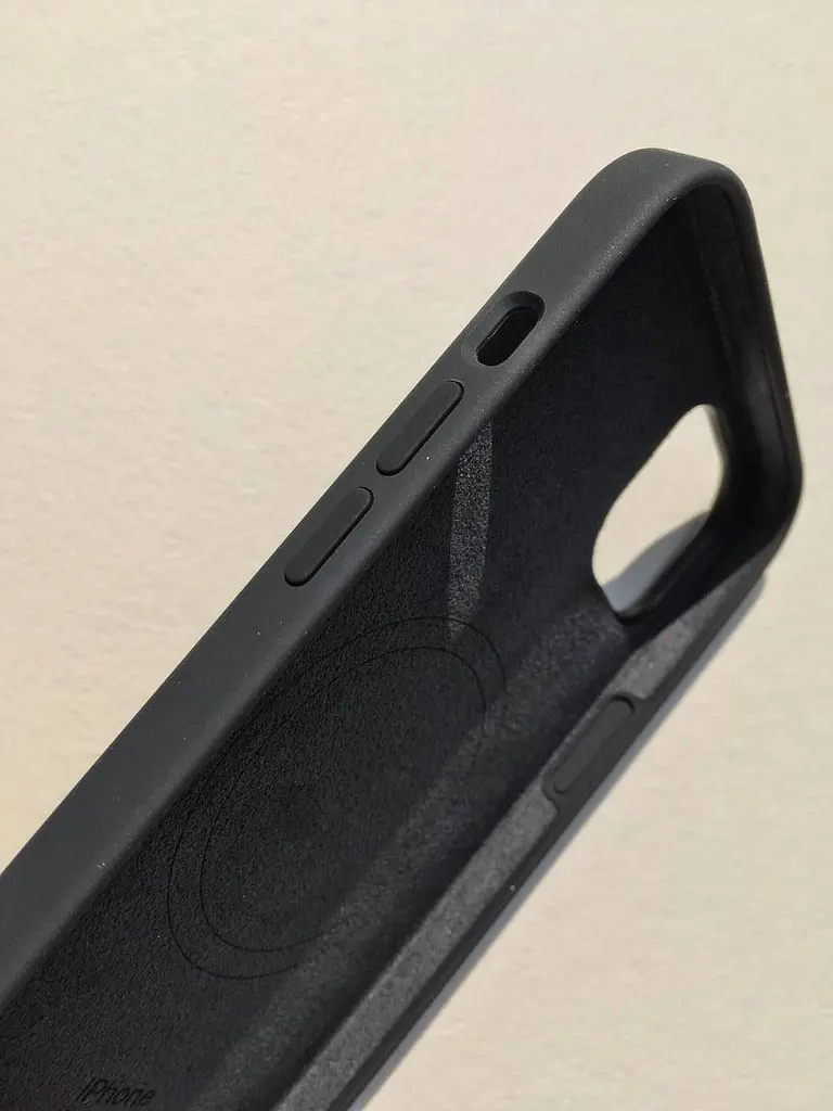 Оригінальний силіконовий чохол для iPhone 15 Plus Apple Silicone Case with MagSafe Midnight Black MT103ZM/A - фото 10