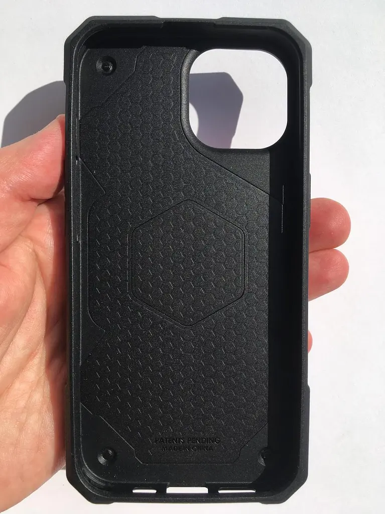 Чохол протиударний UAG Monarch Pro MagSafe для iPhone 15 (6.1") Carbon Fiber 1143401F4242 - фото 8