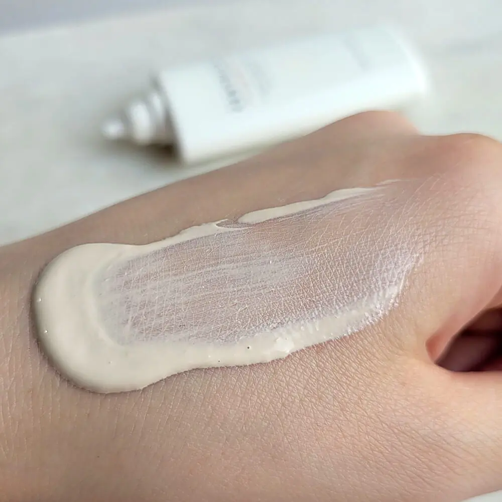 Сонцезахисний ультралегкий крем Madagascar Centella Air-Fit Suncream Plus SKIN1004 50 мл - фото 2