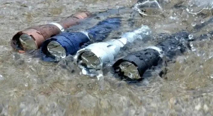 Подводный водонепроницаемый противоударный фонарь Police 8766-L2 для дайвинга - фото 5