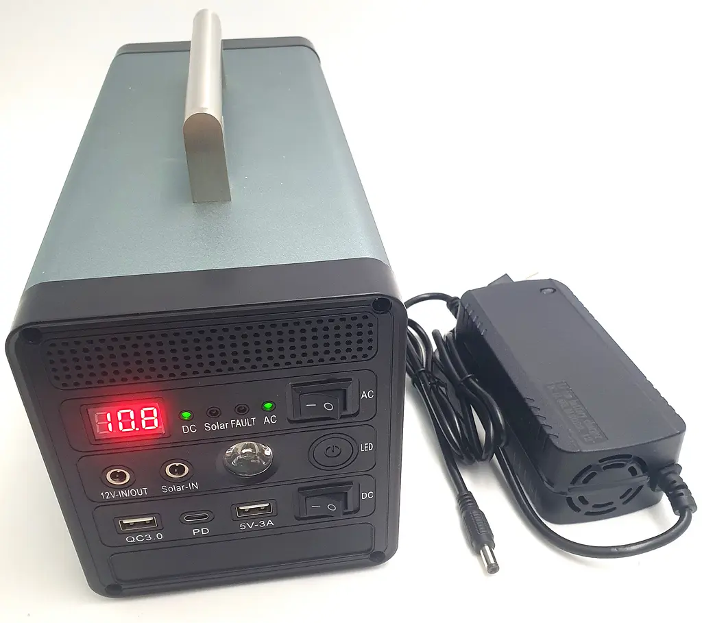 Акумуляторний інвертор-перетворювач напруги 600 Вт 150000 mAh Power Bank з розеткою 220 V та 12 V, зарядна станція Yachu 555 Wh 11,1 V/50 Ah/600 W - фото 6