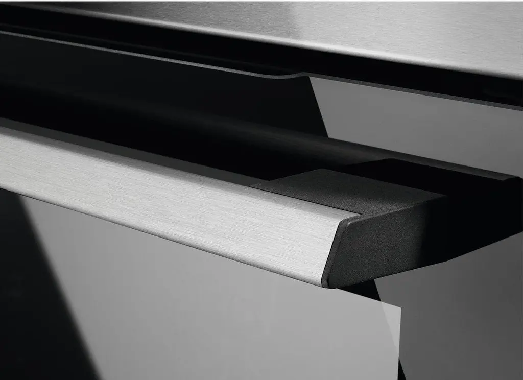 Духовка електрична Electrolux EOE8P31X - фото 4