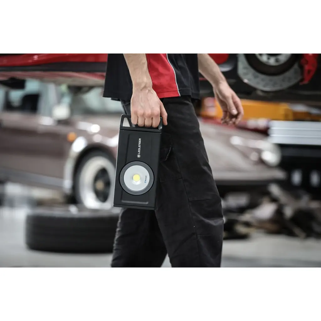 Фонарь-прожектор LedLenser IF8R с функцией Powerbank и Bluetooth-управлением заряжаемый 4500/2000/400 - фото 8