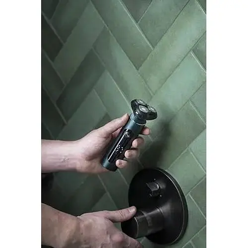 Аккумуляторная бритва 3 в 1 Adler AD 2940 IPX7 до 60 мин работы сухое и влажное бритье - фото 3