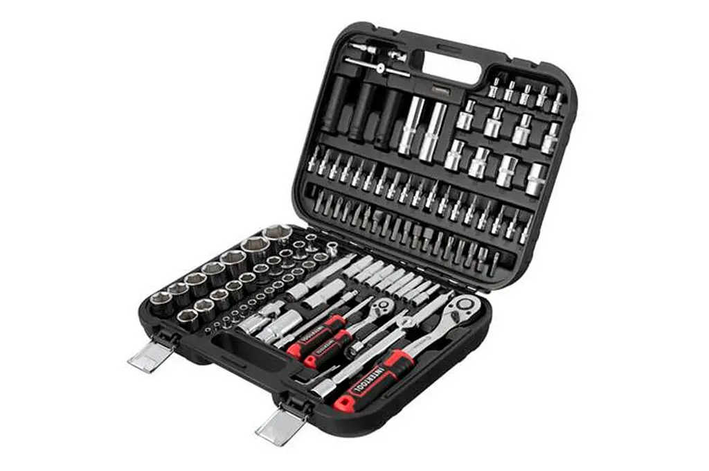 Набір інструментів Intertool Storm 1/4", 1/2" 111 шт. (ET-8111)