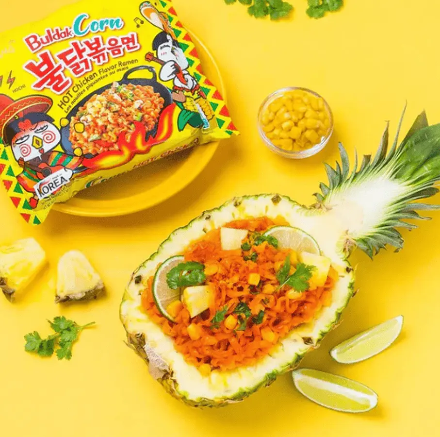 Локшина швидкого приготування Samyang Buldak Corn Artificial Spicy Chicken Flavor Ramen 130г - фото 2
